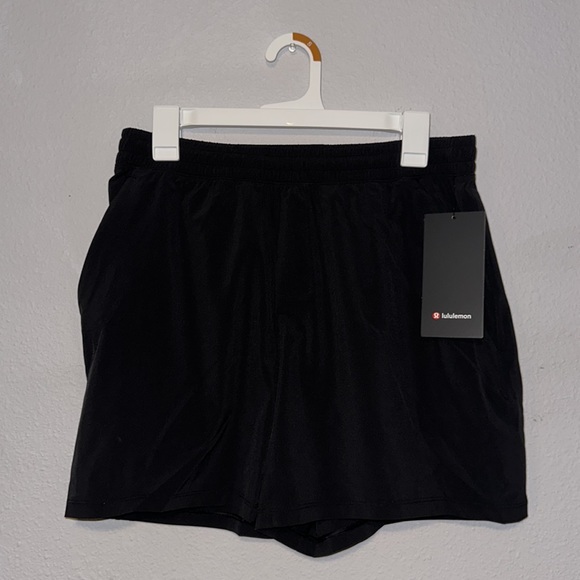 Lululemon shorts - Picture 6 of 10